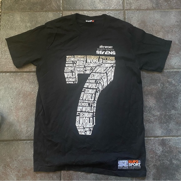 •Mens graphic tee bundle 5 piece• Size L - Picture 11 of 15